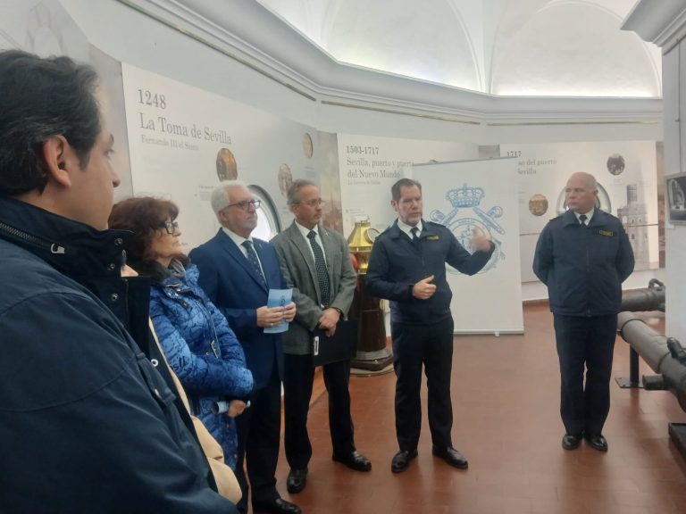 El 19 de enero se clausuró la II exposición de fotos ganadoras del concurso organizado por la HNME y la Armada