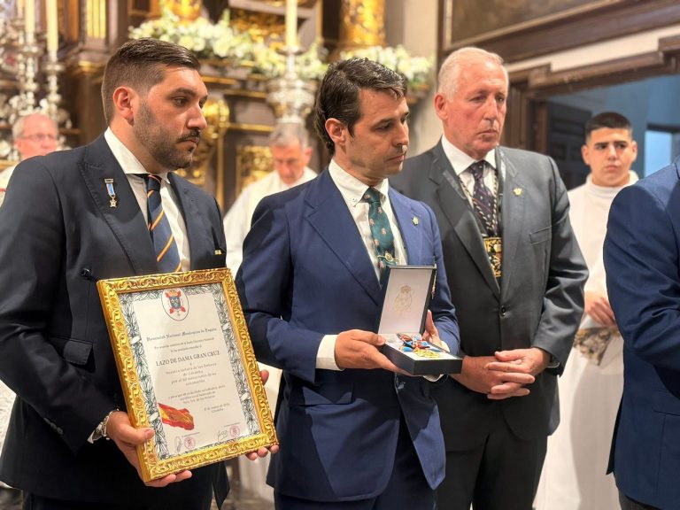 Solemne imposición de la Gran Cruz a Nuestra Señora de los Dolores Coronada: Legitimidad histórica y cohesión institucional