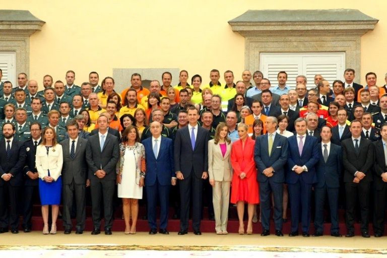 D. Felipe y Dña. Letizia recibieron a una representación de las Fuerzas de Seguridad que colaboraron en los actos de Proclamación como Rey de España