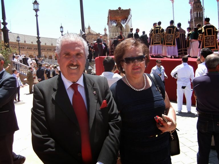 El Presidente de la Hermandad Nacional Monárquica de España en la Misa Estacional del L Aniversario de la Coronación Macarena