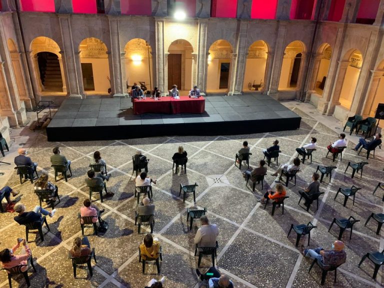 La Fundación Toni Catany presenta la exposición de fotografías ‘diáfana’ de Carla van de Puttelaar