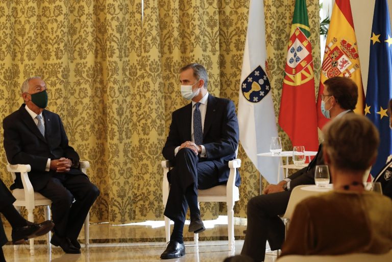 ​Su Majestad el Rey mantuvo un encuentro con el presidente de la República Portuguesa, Marcelo Rebelo de Sousa, en virtud de las relaciones hispano-lusas