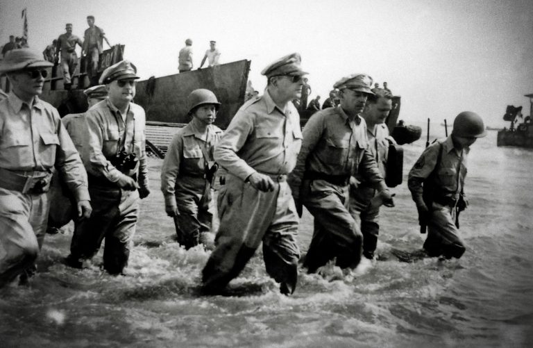 El adios del general MacArthur