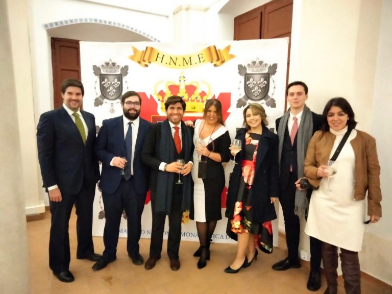 El pasado Viernes 17 de Diciembre en el Convento de Santa Rosalía de Sevilla se celebró la tradicional cena de gala en honor de nuestra patrona la Inmaculada Concepción de Maria organizada por la Delegación de Sevilla