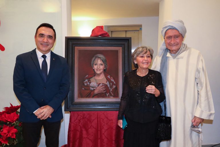 ANTONIO MONTIEL PRESENTA EL RETRATO DE ROSA FRANCIA