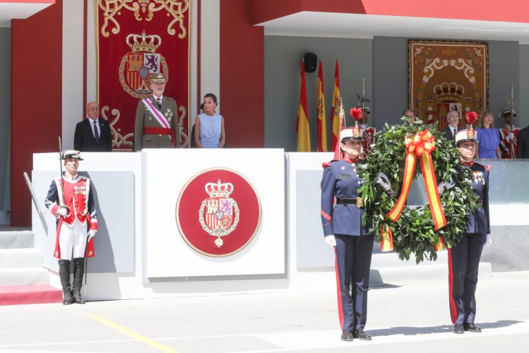 ​Sus Majestades los Reyes presidieron el acto central conmemorativo del “Día de las Fuerzas Armadas”, que contó con la participación de militares de los tres Ejércitos y de la Guardia Civil