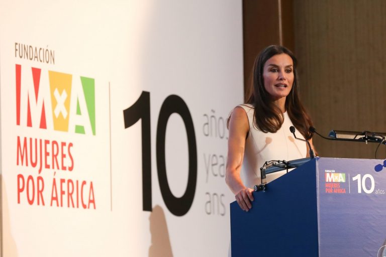 Su Majestad la Reina presidió la sesión de apertura de la Conferencia organizada por la Fundación Mujeres por África, bajo el título “Los puentes de las Mujeres. Propuestas desde el Sur para el cambio global”