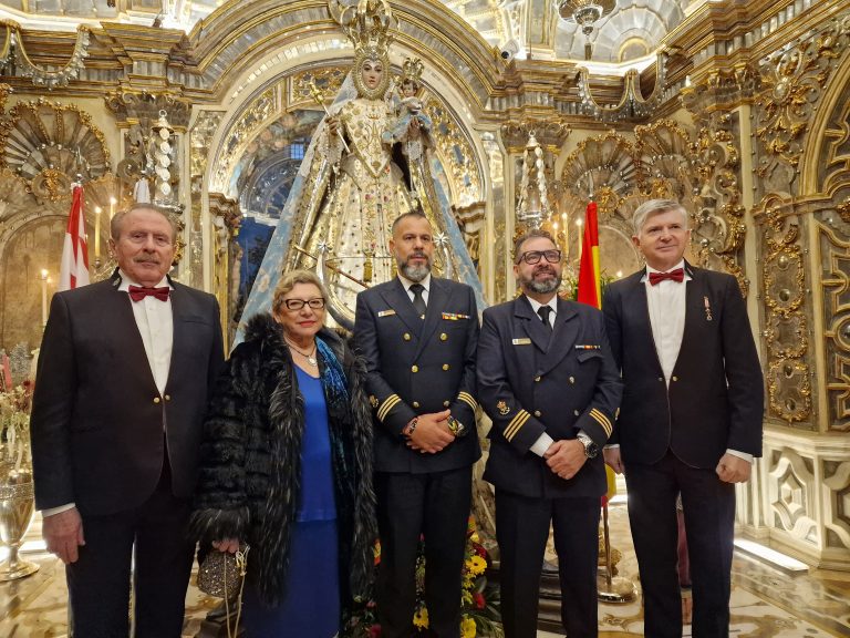Toma de posesión en AECYR
