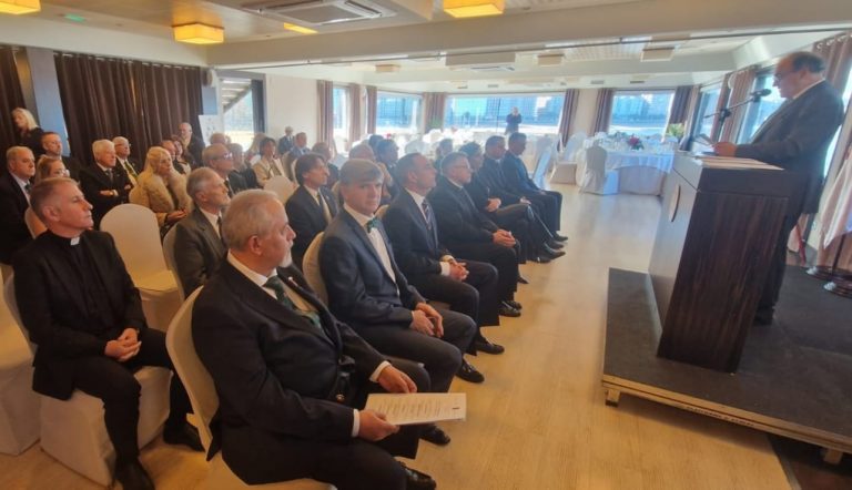 La Delegación de Asturias ha entregado este sábado la I edición de su Premio Rey Pelayo 