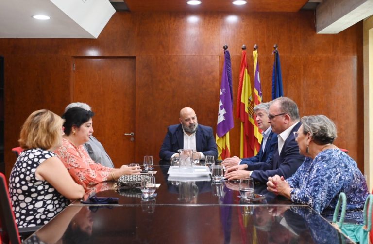 La HNME se presenta al nuevo Alcalde de la ciudad de Palma de Mallorca D. Jaime Martínez Llabrés