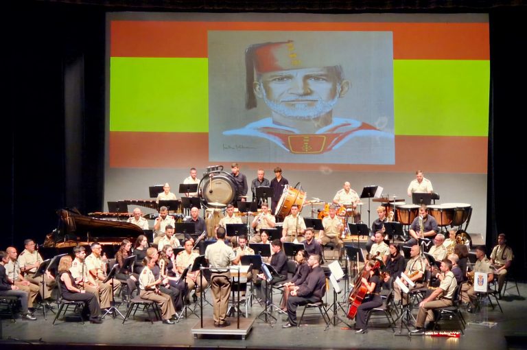 OBERTURA DE FELIPE VI CON TARBUSH DE REGULARES