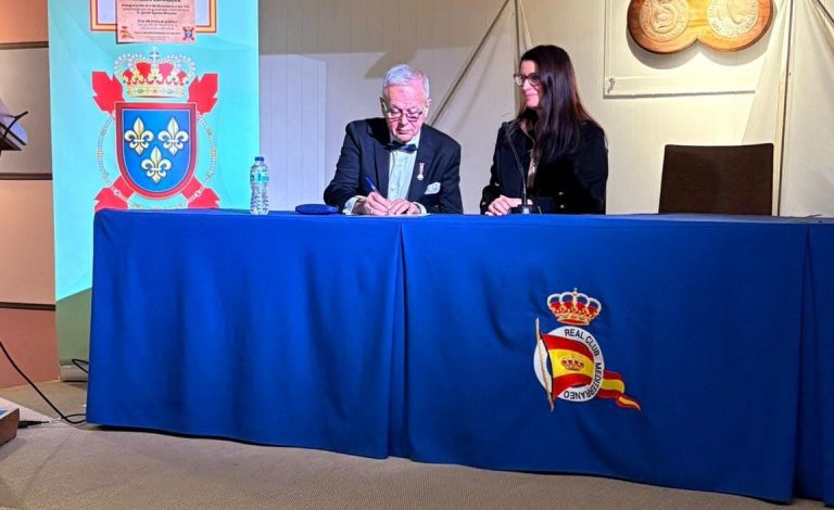 El Real Club Mediterráneo de Málaga acoge la clausura de la exposición «El Rey a los ojos de los pintores españoles»