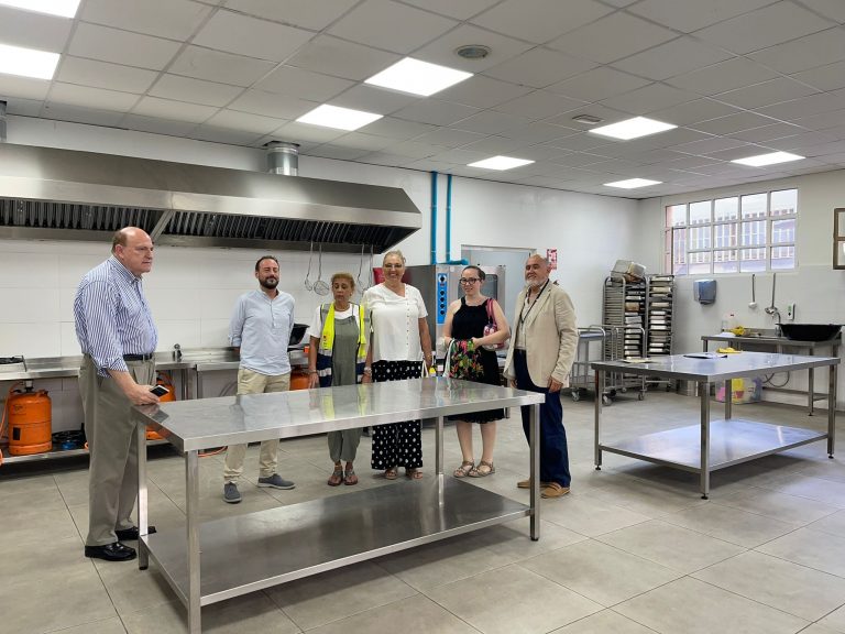 Solidaridad de los monárquicos valencianos con la Fundación Ayuda a una Familia