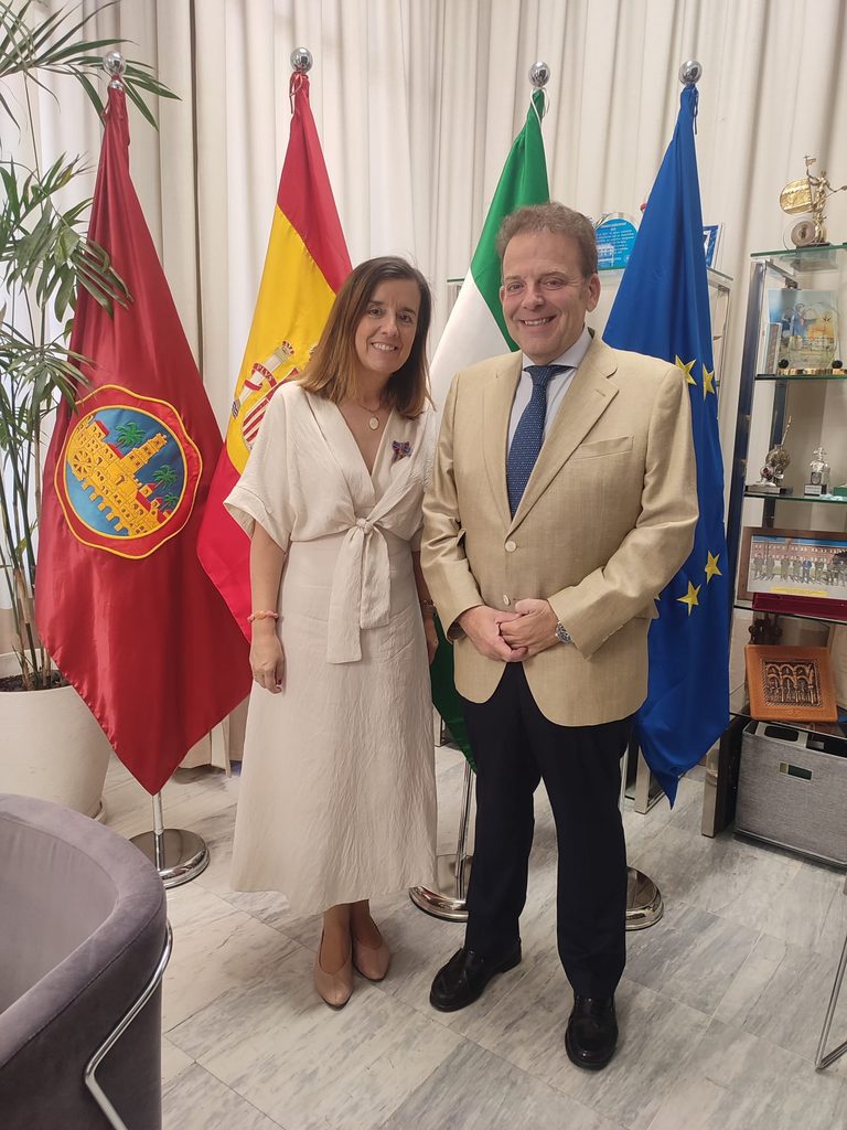 Presentacion oficial de la nueva Delegada Territorial de Córdoba de la HNME al Ayuntamiento de la ciudad