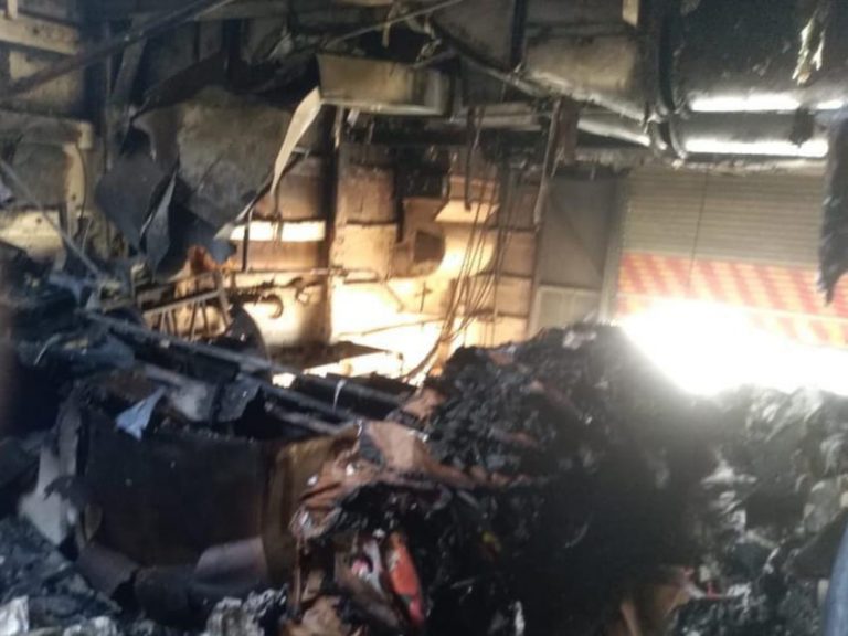 La fragata Santa María ha sufrido un incendio en Rota