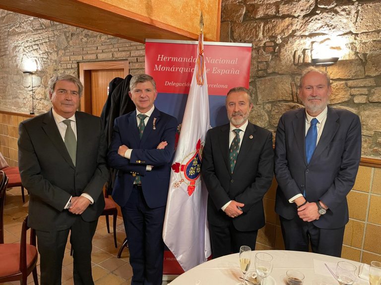 Don J. Benjamín García es presentado como nuevo delegado de la Hermandad en Barcelona