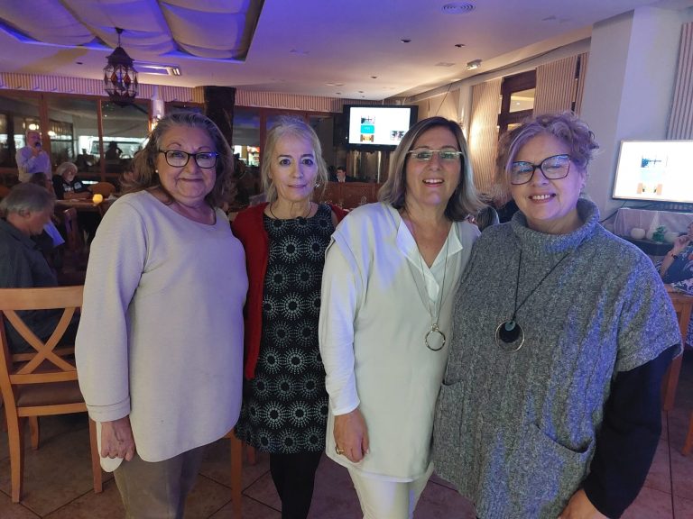 El pasado viernes día 17 de marzo la Delegación de Baleares de la Hermandad Nacional Monárquica de España organizó una Cena-Karaoke