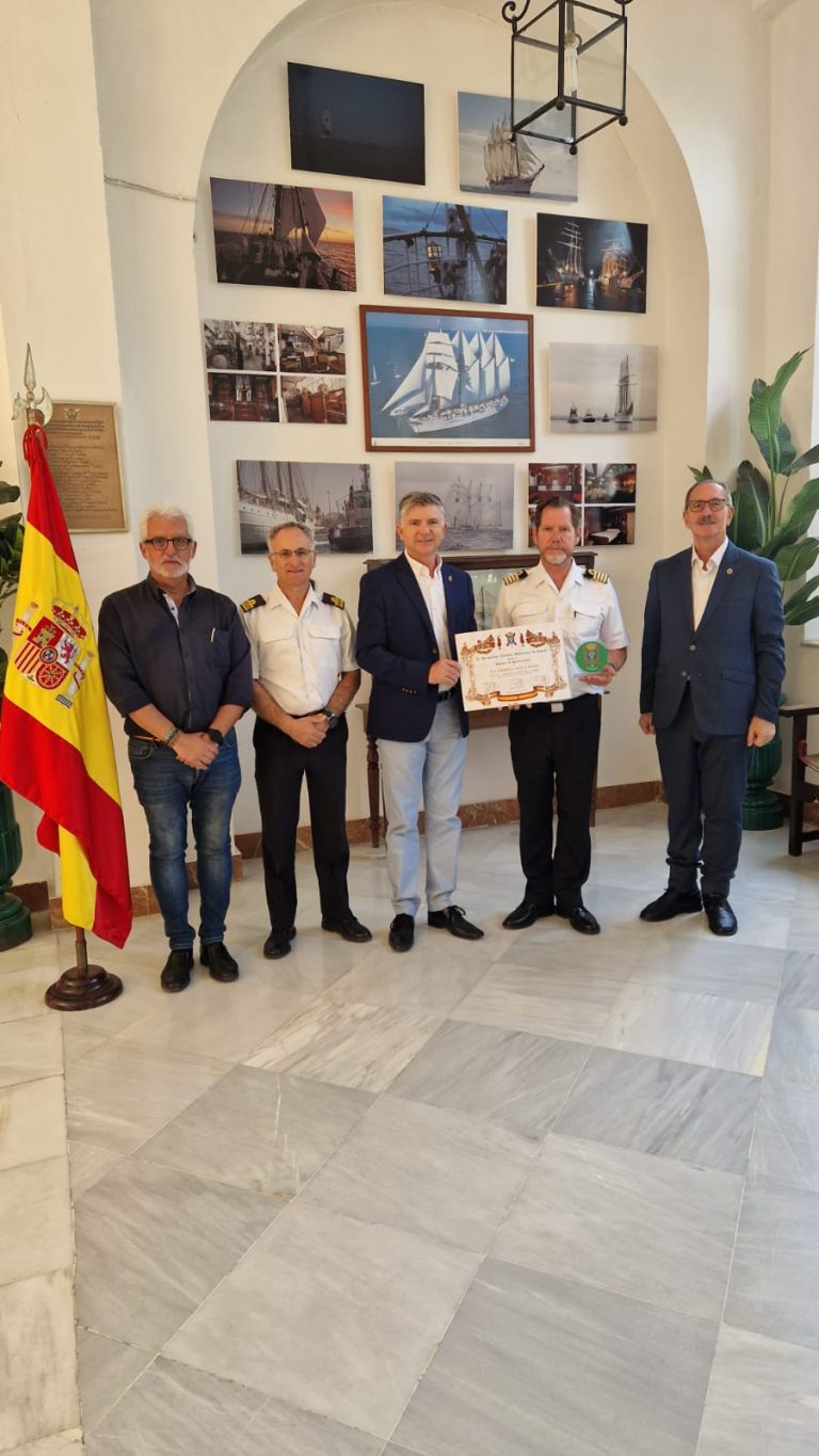 Expuesto en la Comandancia de Sevilla un detalle ofrecido por la HNME