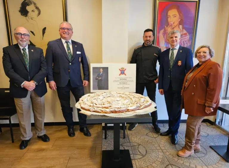 La HNME envía por quinto año a SM el Rey una ensaimada de 1 metro de diámetro