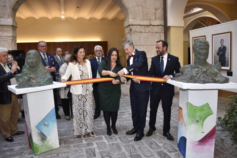 El corazón monárquico valenciano vuelve a latir en su casa, el Palacio de Cervelló, de la mano de la HNME